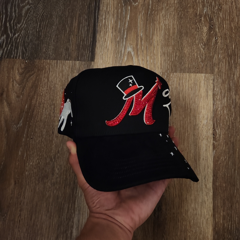 31 Hats x El Mago Red Hat